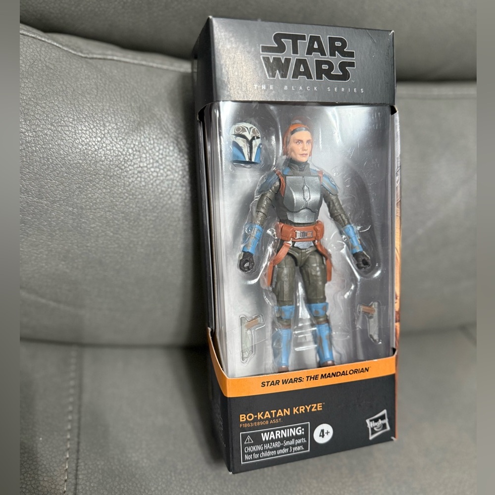 Star Wars Bo-Katan Kryze Figure with Black and Silver Armor